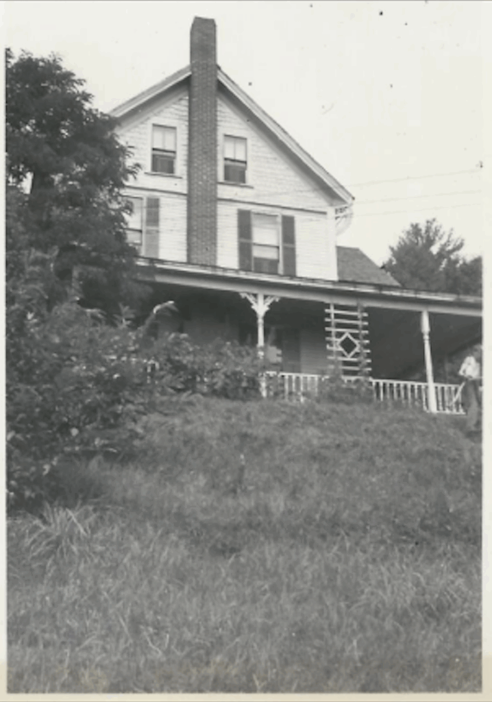 Hutton Lodge - Whitefield, NH - 1942